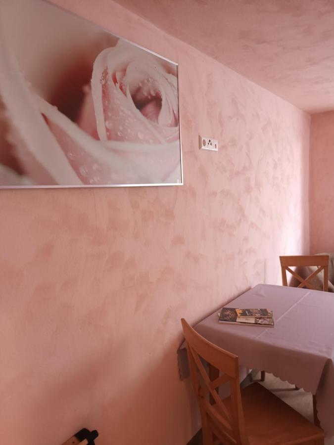 Musik Und Theater Gasthof Roessle - Rooms For Angels Burladingen Exterior photo